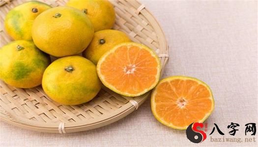 梦见自己摘橘子