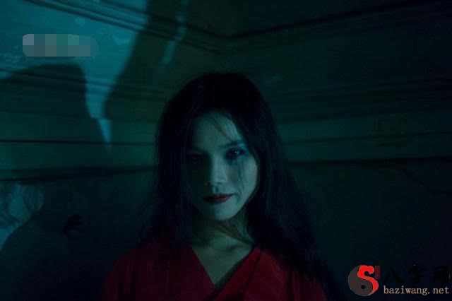 梦见女鬼缠身后被吓醒