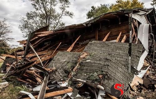 梦见自家房屋倒塌